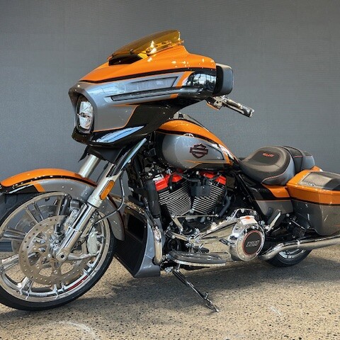 2026 Harley-Davidson® CVO Street Glide Torched Orange CVO Tri-Tone thumb 1