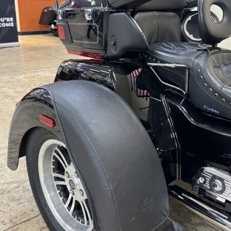 FLHTCUTG 2011 Tri Glide™ Ultra Classic® thumb 1