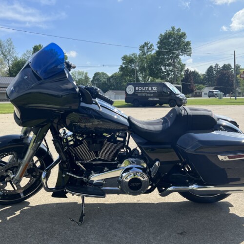 2026 Harley-Davidson® Street Glide® Midnight Ember Chrome Trim thumb 0