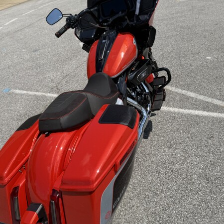 2024 Harley-Davidson CVO™ Road Glide® thumb 3