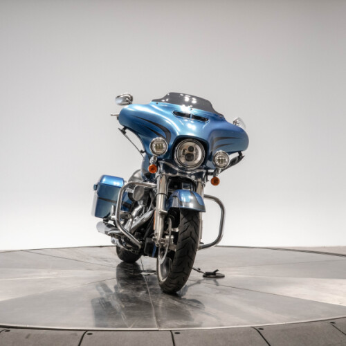 2014 HARLEY-DAVIDSON FLHX STREET GLIDE in Daytona Blue thumb 2