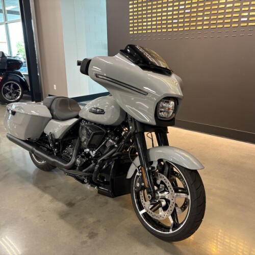 2025 Harley-Davidson® Street Glide® Billiard Gray - Black Finish thumb 3