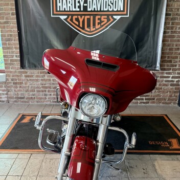 2020 Harley-Davidson® Street Glide® Stiletto Red thumb 2