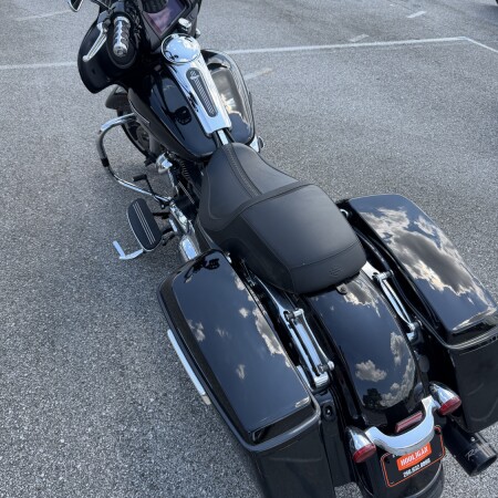 2023 Harley-Davidson® Street Glide® Black thumb 1