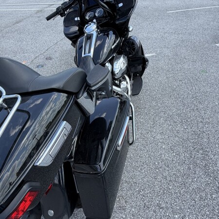 2020 Harley-Davidson® Road Glide® Limited BLACK thumb 3