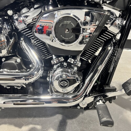2026 Harley-Davidson® Breakout® Vivid Black FXBR thumb 0