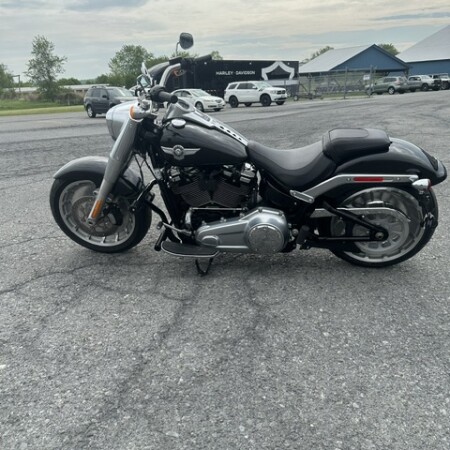 2018 Harley-Davidson® Fat Boy® Black Tempest thumb 2