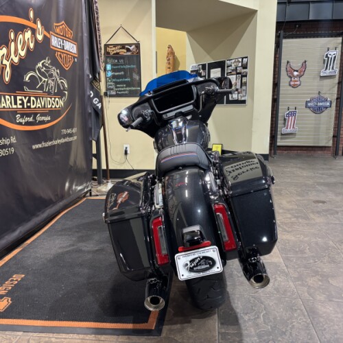 2026 Harley-Davidson® Street Glide® Midnight Ember Two-up Cast Wheels thumb 0