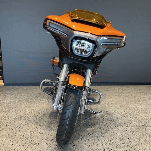 2026 Harley-Davidson® CVO Street Glide Torched Orange CVO Tri-Tone thumb 2