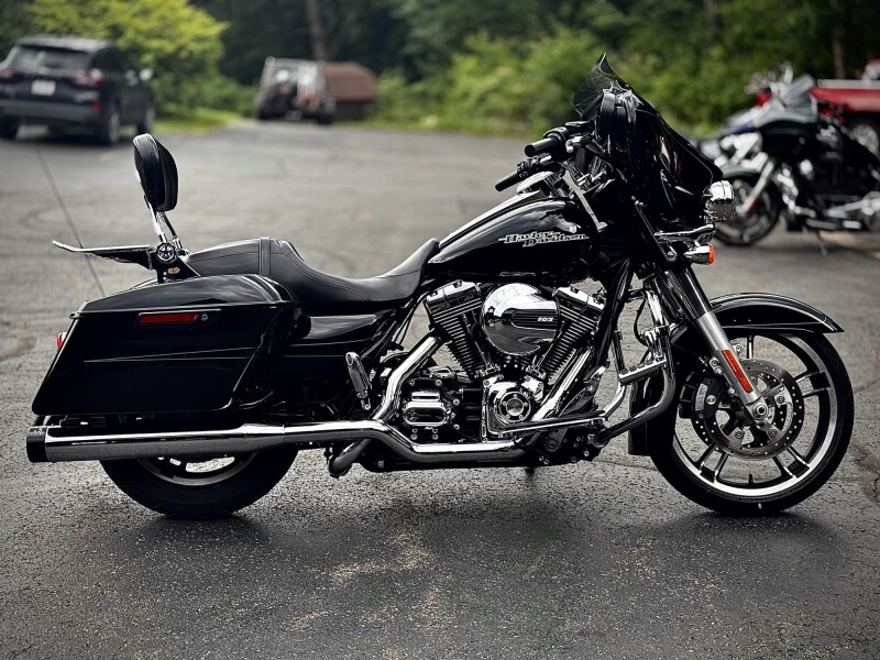 2016 Harley-Davidson® Street Glide® Special Vivid Black