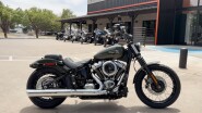 2026 Harley-Davidson® Street Bob® Olive Steel Metallic Chrome Laced Wheels