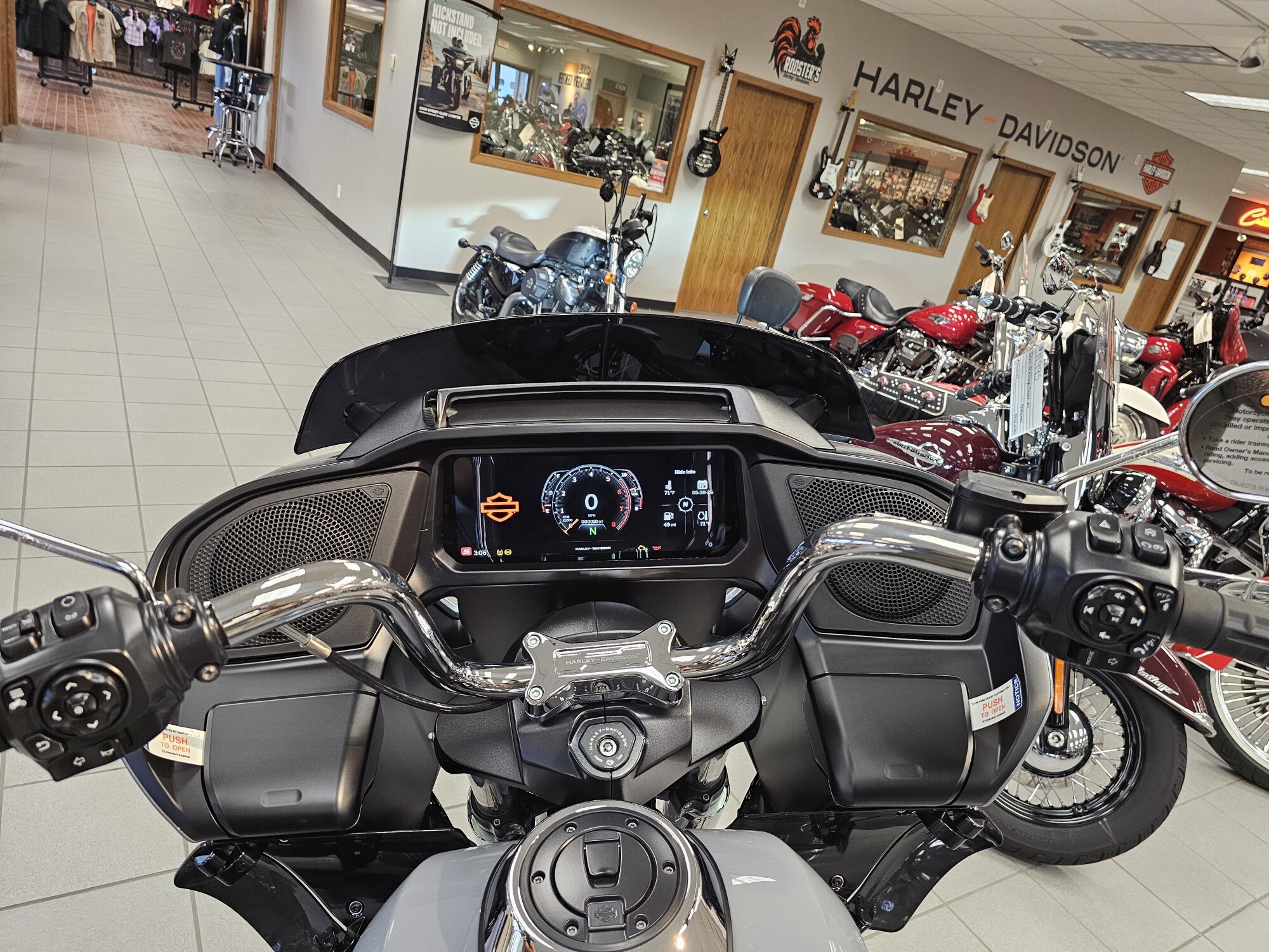 FLTRX 2026 Road Glide®, photo 25