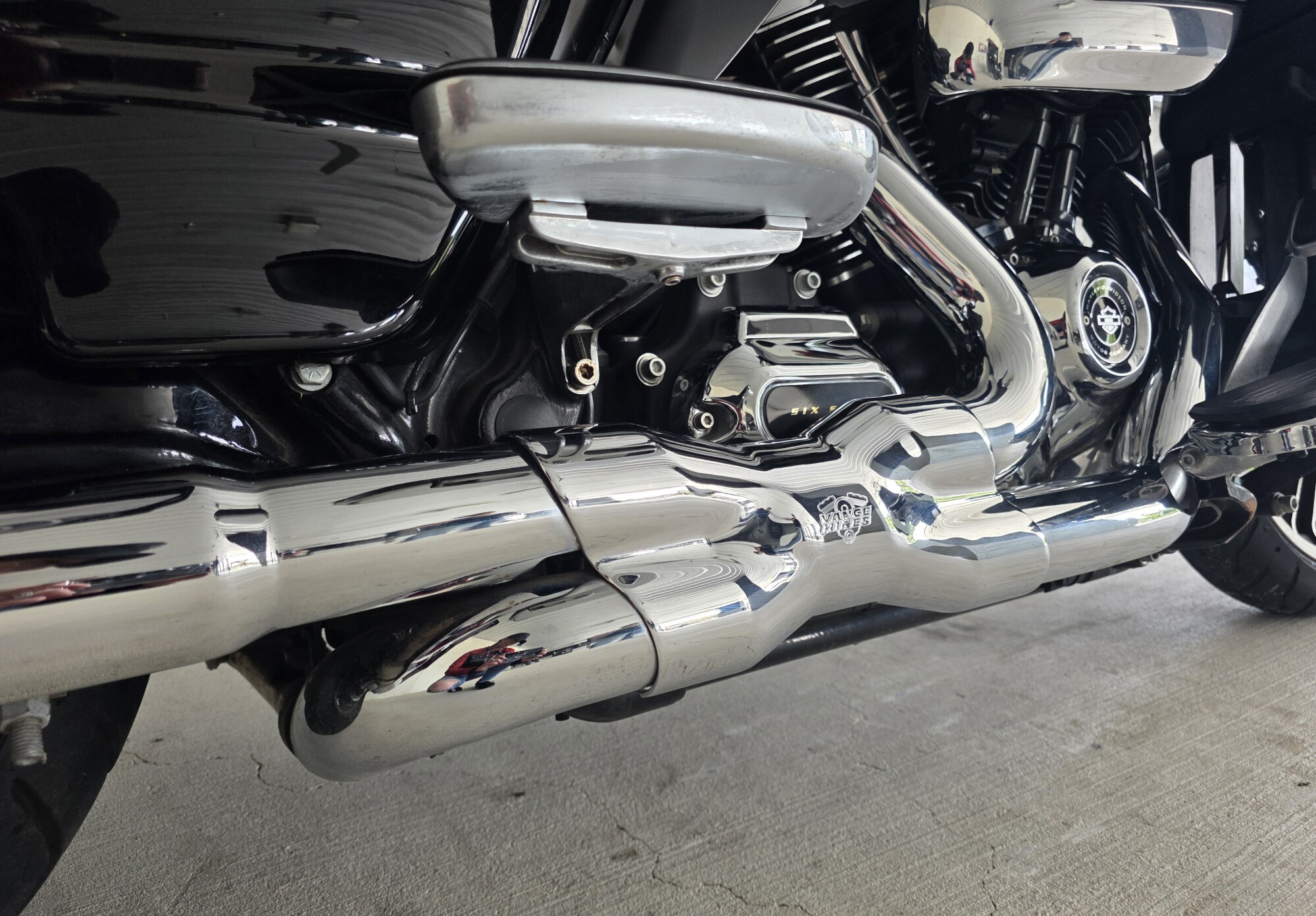 2017 Harley-Davidson® Street Glide® Special Vivid Black, photo 10