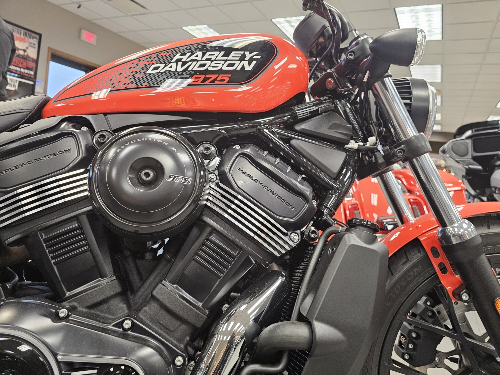 RH975 2026 Nightster®, photo 9