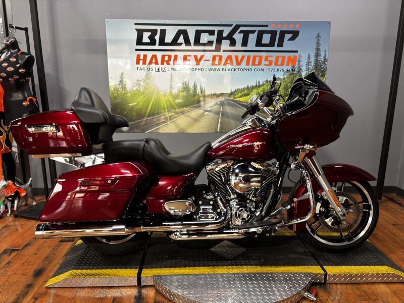 2016 Harley-Davidson® Road Glide® Special VELOCITY RED W/PINSTRIPE