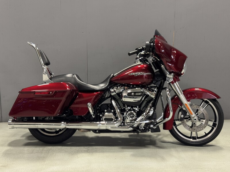 FLHXS 2017 Street Glide® Special