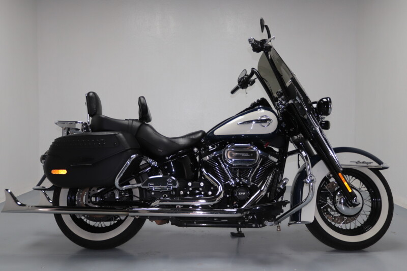 2019 Harley-Davidson® Heritage Classic 114 Billiard Blue/Billiard White