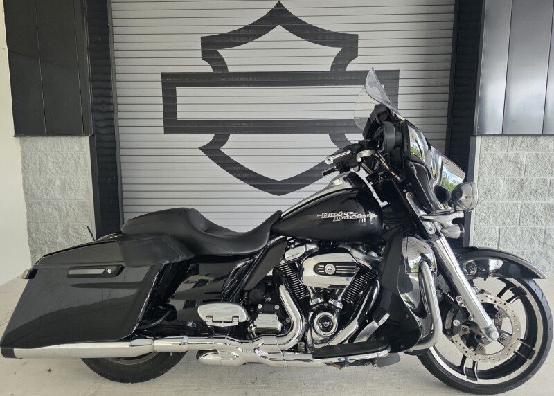2017 Harley-Davidson® Street Glide® Special Vivid Black