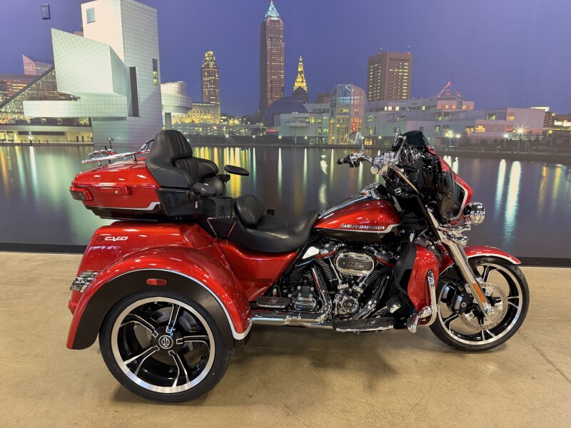 FLHTCUTGSE 2021 CVO™ Tri Glide®
