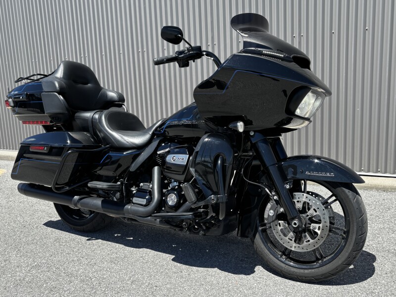 2020 Harley-Davidson® Road Glide® Limited – Black Option Vivid Black 