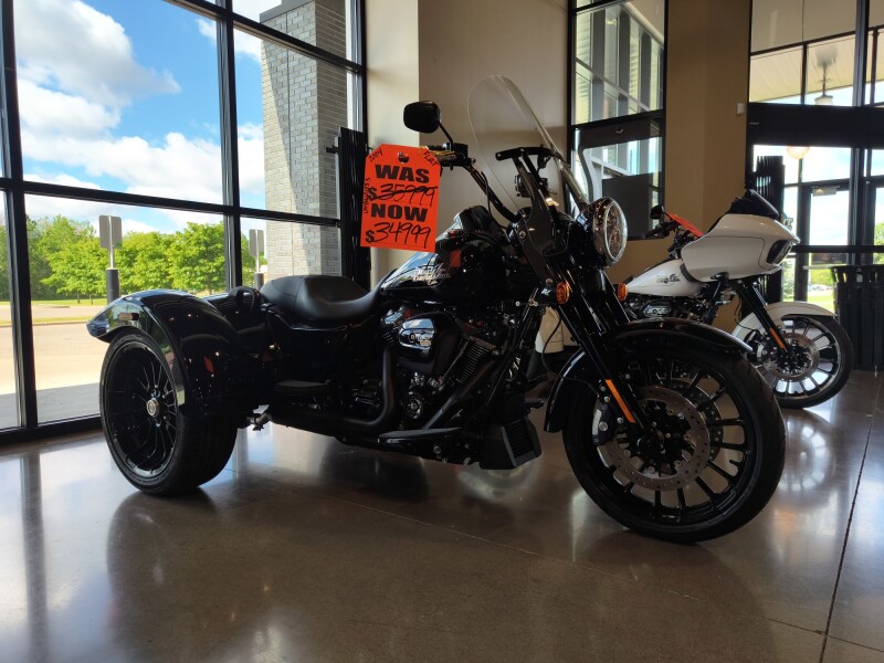2024 Harley-Davidson® Freewheeler® Vivid Black
