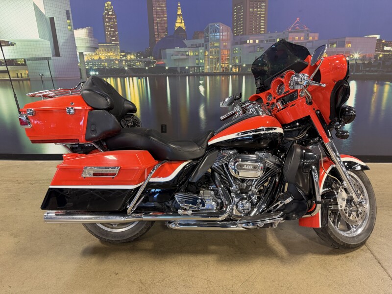 FLHTCUSE8 2012 CVO™ Ultra Classic® Electra Glide®