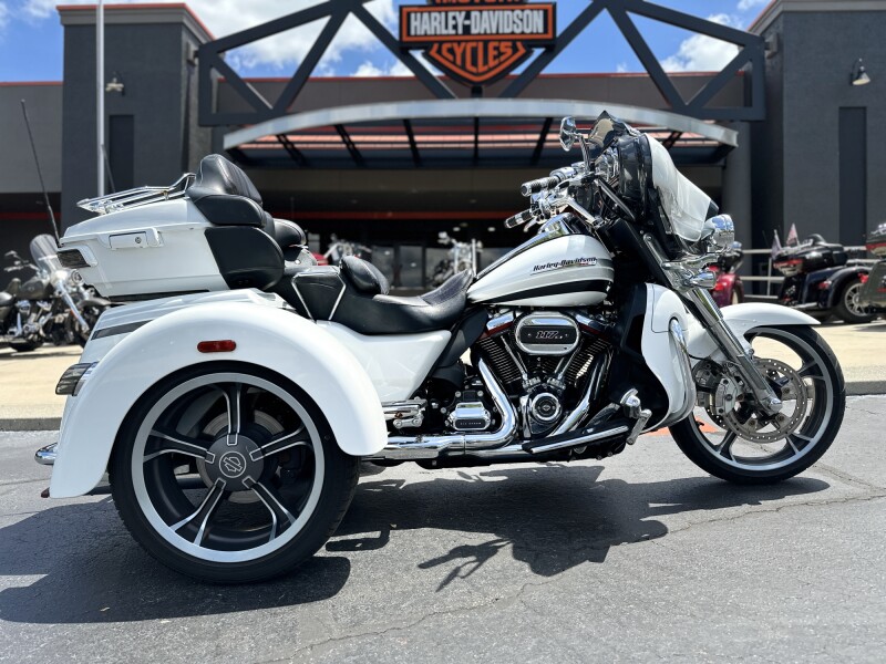 FLHTCUTGSE 2020 CVO™ Tri Glide®