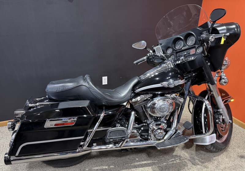 2003 Harley-Davidson® Electra Glide® Classic VIVID BLACK