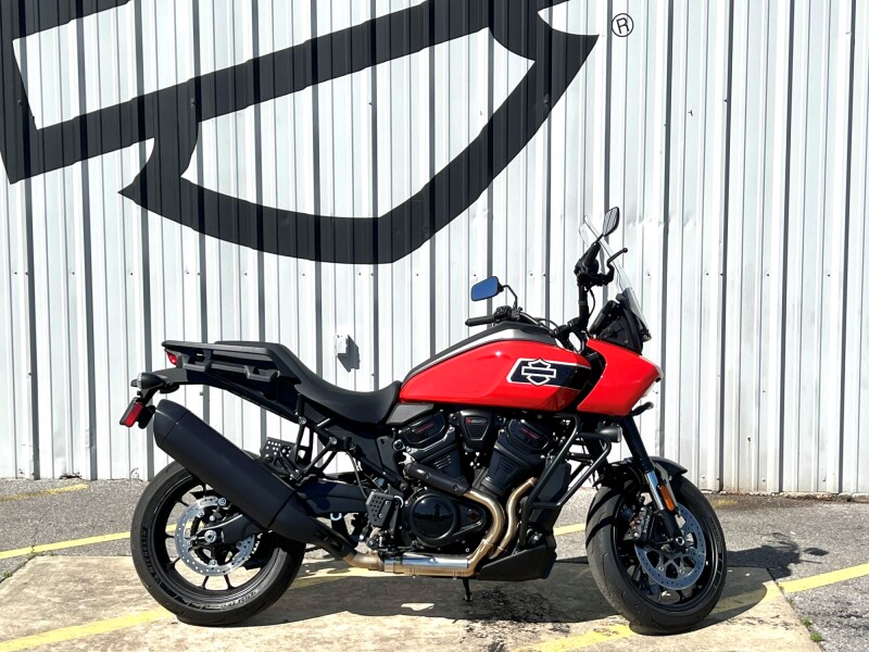 2025 Harley-Davidson® Pan America® 1250 ST Brilliant Red