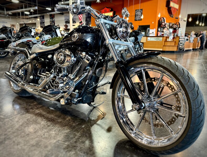 2014 Harley-Davidson® Breakout® Vivid Black