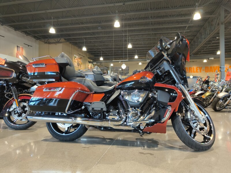 2025 Harley-Davidson® Street Glide® Ultra Whiskey Fire / Vivid Black