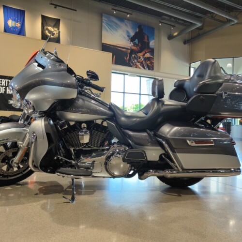 2014 Harley-Davidson® Ultra Limited Two-Tone Charcoal Pearl/Brilliant Silver Pearl thumb 3