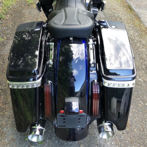 2017 Harley-Davidson® CVO™ Street Glide® Candy Cobalt/Indigo Ink with Mirror Chrome Aggressor Wheels thumb 1