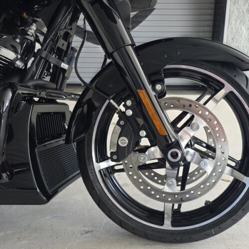 2026 Harley-Davidson® Street Glide® Vivid Black Black Trim thumb 1