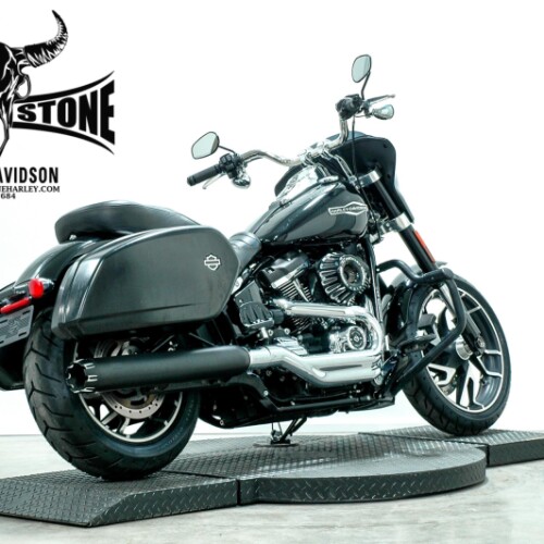 2018 Harley-Davidson® Sport Glide™ Vivid Black thumb 3