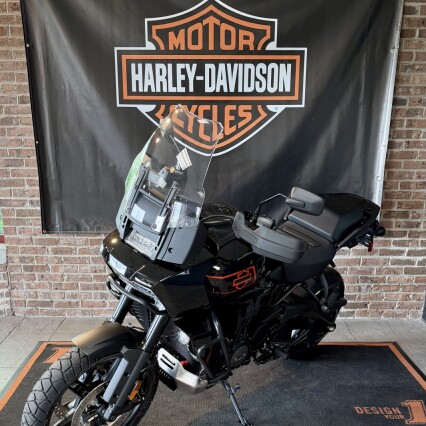 2026 Harley-Davidson® Pan America® 1250 Special Vivid Black Black Cast Wheels thumb 1