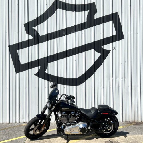 2025 Harley-Davidson® Street Bob® Vivid Black w/Cast Wheels thumb 2