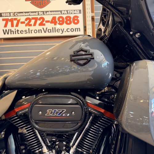 2018 H-D FLHXSE CVO™ Street Glide 117ci thumb 2