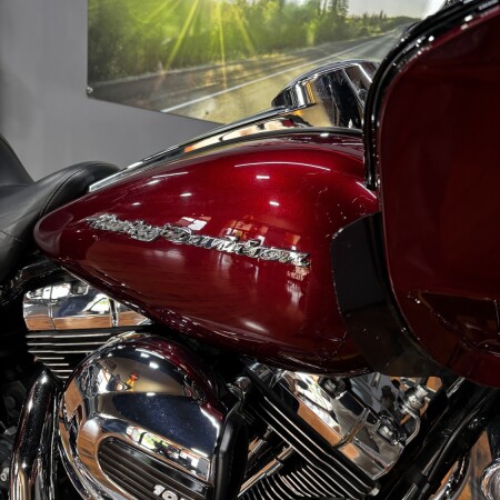 2016 Harley-Davidson® Road Glide® Special VELOCITY RED W/PINSTRIPE thumb 3