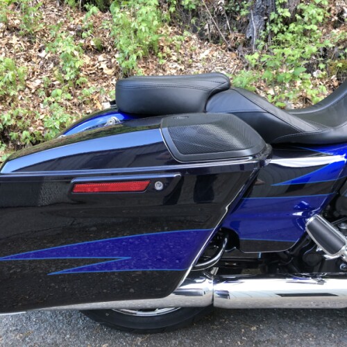 2017 Harley-Davidson® CVO™ Street Glide® Candy Cobalt/Indigo Ink with Mirror Chrome Aggressor Wheels thumb 2