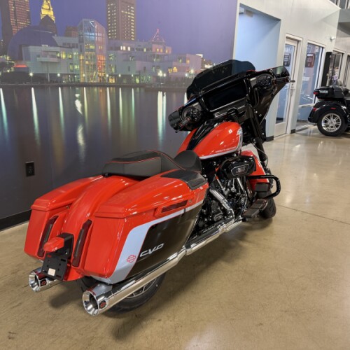 FLHXSE 2024 CVO™ Street Glide® thumb 0