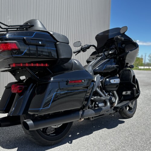 2020 Harley-Davidson® Road Glide® Limited – Black Option Vivid Black  thumb 2