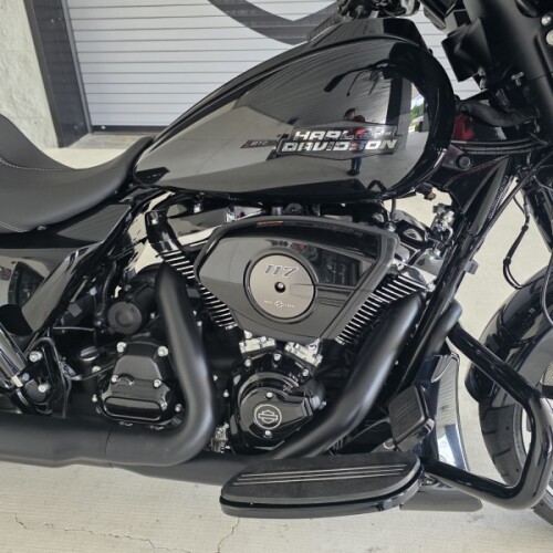 2026 Harley-Davidson® Street Glide® Vivid Black Black Trim thumb 0