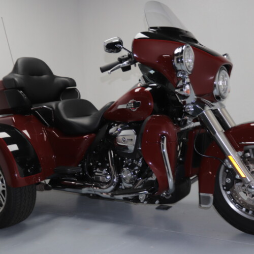 2024 Harley-Davidson® Tri Glide™ Ultra Red Rock / Vivid Black thumb 2