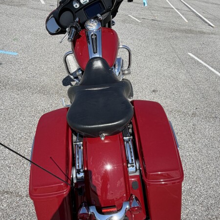 2021 Harley-Davidson® Street Glide® FLHX thumb 2