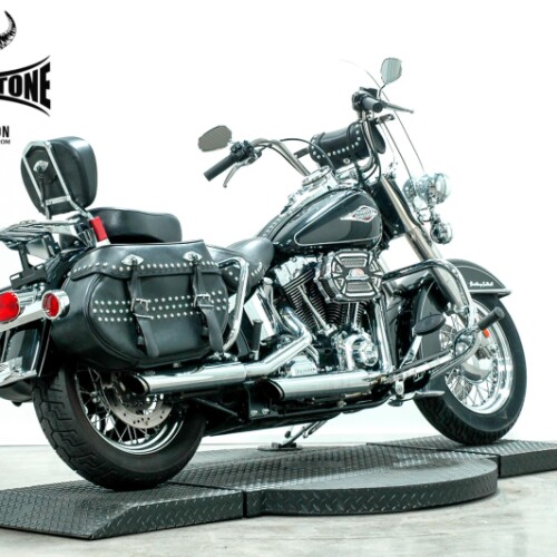 2015 Harley-Davidson® Heritage Softail® Classic Vivid Black thumb 3