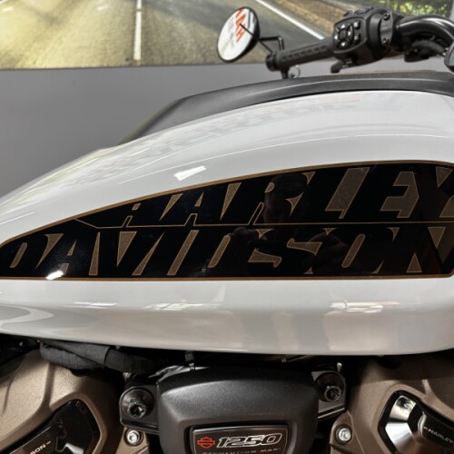2024 Harley-Davidson® Sportster™ S BILLIARD GRAY thumb 2