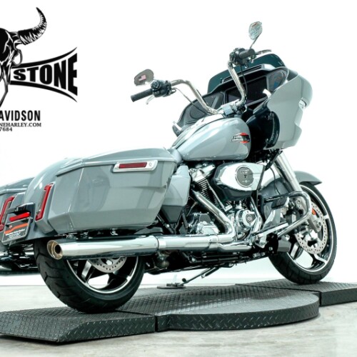 2026 Harley-Davidson® Road Glide® Dark Billiard Gray Black Solo Cast Wheels thumb 3