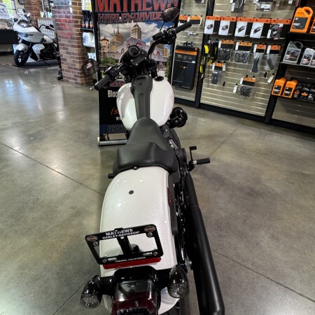 2026 Harley-Davidson® Low Rider® S White Onyx Pearl Black Trim thumb 1