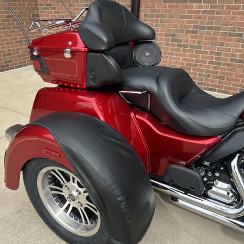 2013 Harley-Davidson Tri Glide Ultra Classic Trike FLHTCUTG thumb 1